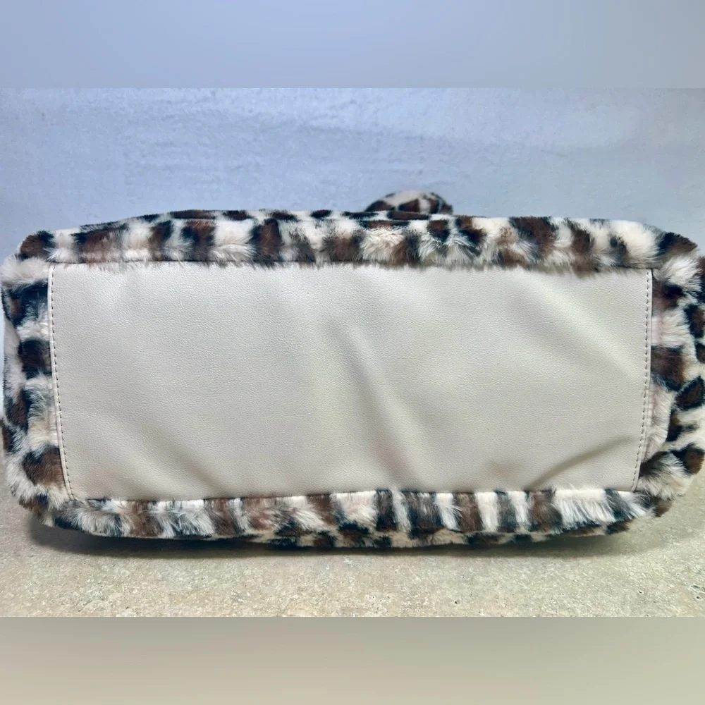 Juicy Couture Fuzzy Leopard Tote Bag!! - Picture 5 of 11